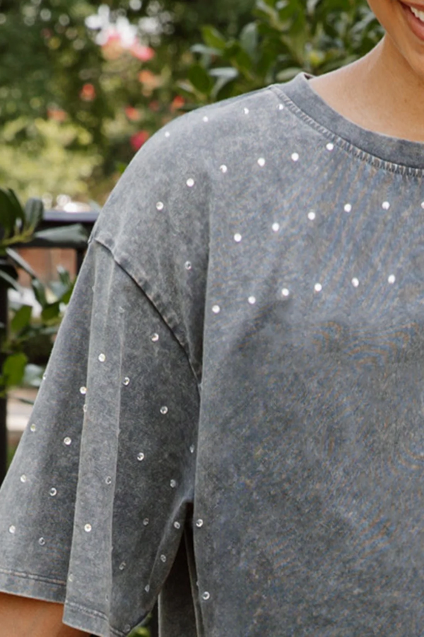 SOUTH CAROLINA GAMECOCKS ON THE BALL OVERSIZED ALL-OVER MINI RHINESTONE SHORT SLEEVE CLASSIC TEE WITH RIBBED NECKLINE